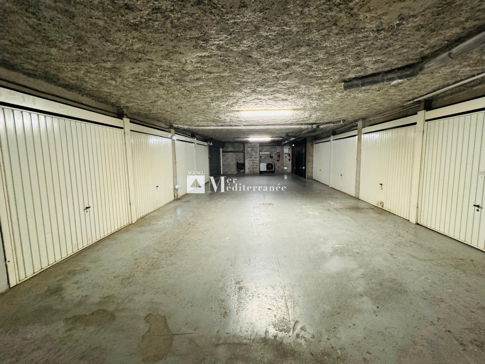 Image_, Garage, Grimaud, ref :2576