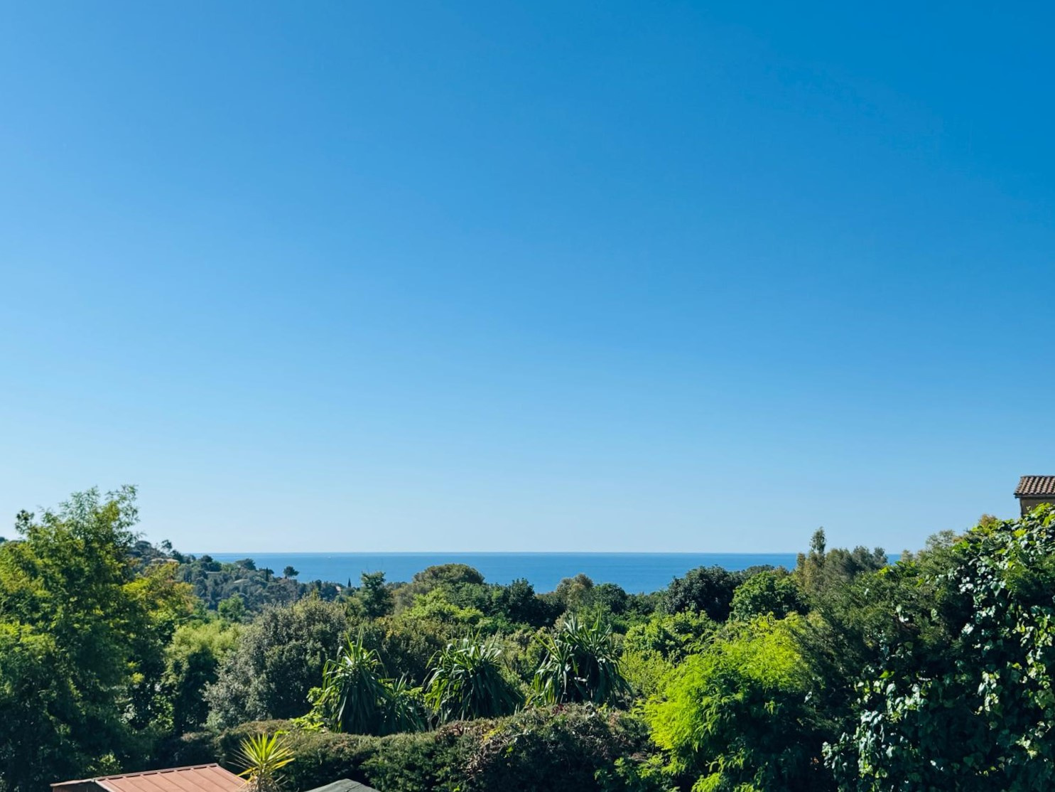 PROPOSÉ UNIQUEMENT PAR NOTRE AGENCE - OFF MARKET - A VENDRE : MAISON INDIVIDUELLE DE 120 M2 AVEC VUE SUR LA ME