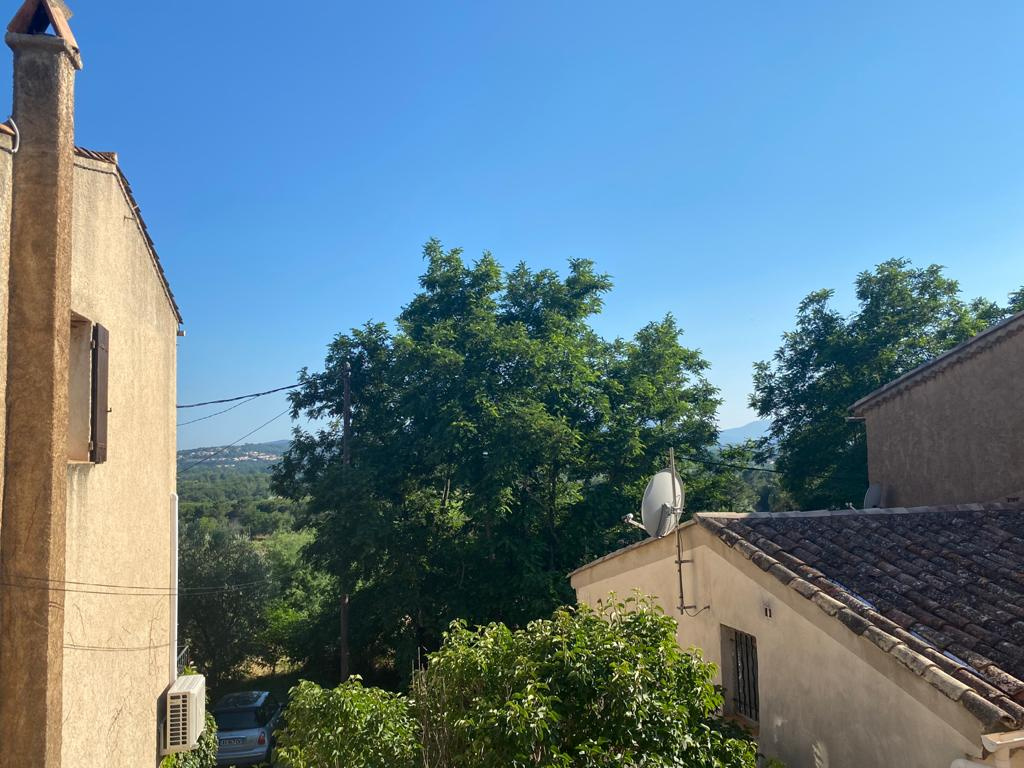 A VENDRE APPARTEMENT A GRIMAUD (83310)