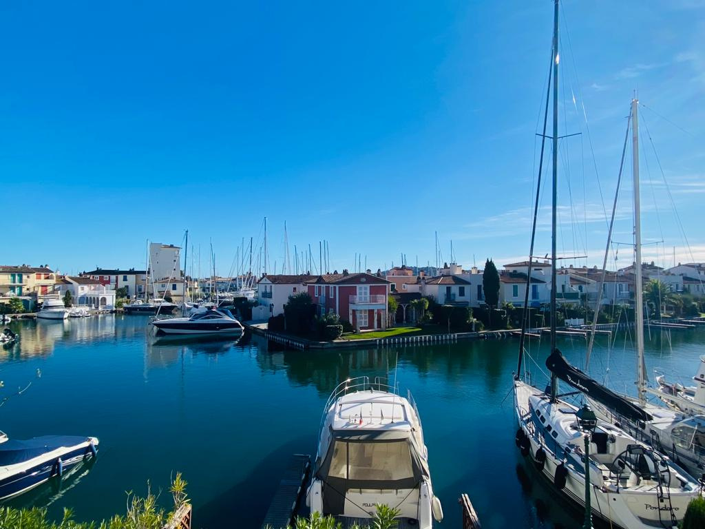 VENDU - EXCLUSIVITE - STUDIO A VENDRE A PORT-GRIMAUD