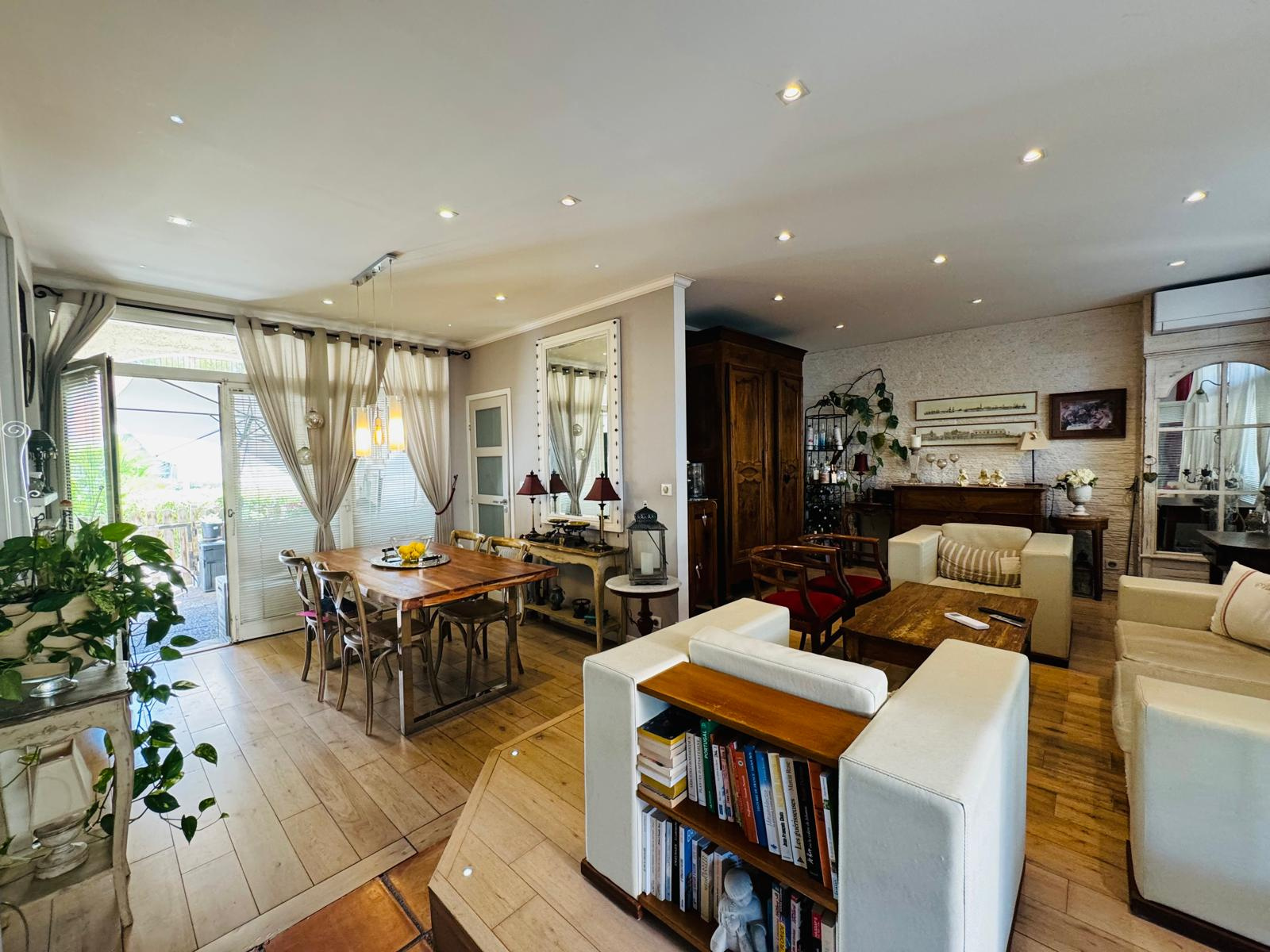 APPARTEMENT DE 3 PIECES A VENDRE A PORT COGOLIN (83310)