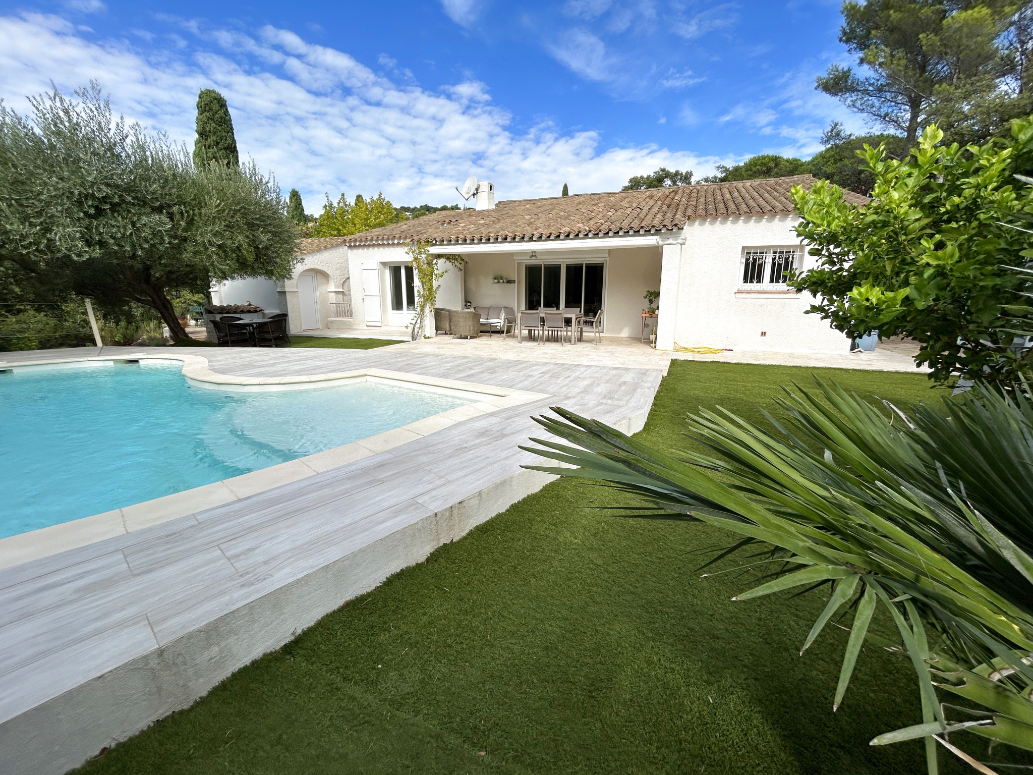 EN EXCLUSIVITÉ - Aux Issambres : Villa rénovée avec piscine, proche de la plage - Possibilité d’agrandissement